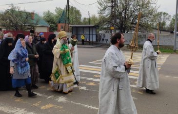 В Арсеньеве прошел традиционный Крестный ход, но первомайского шествия не будет